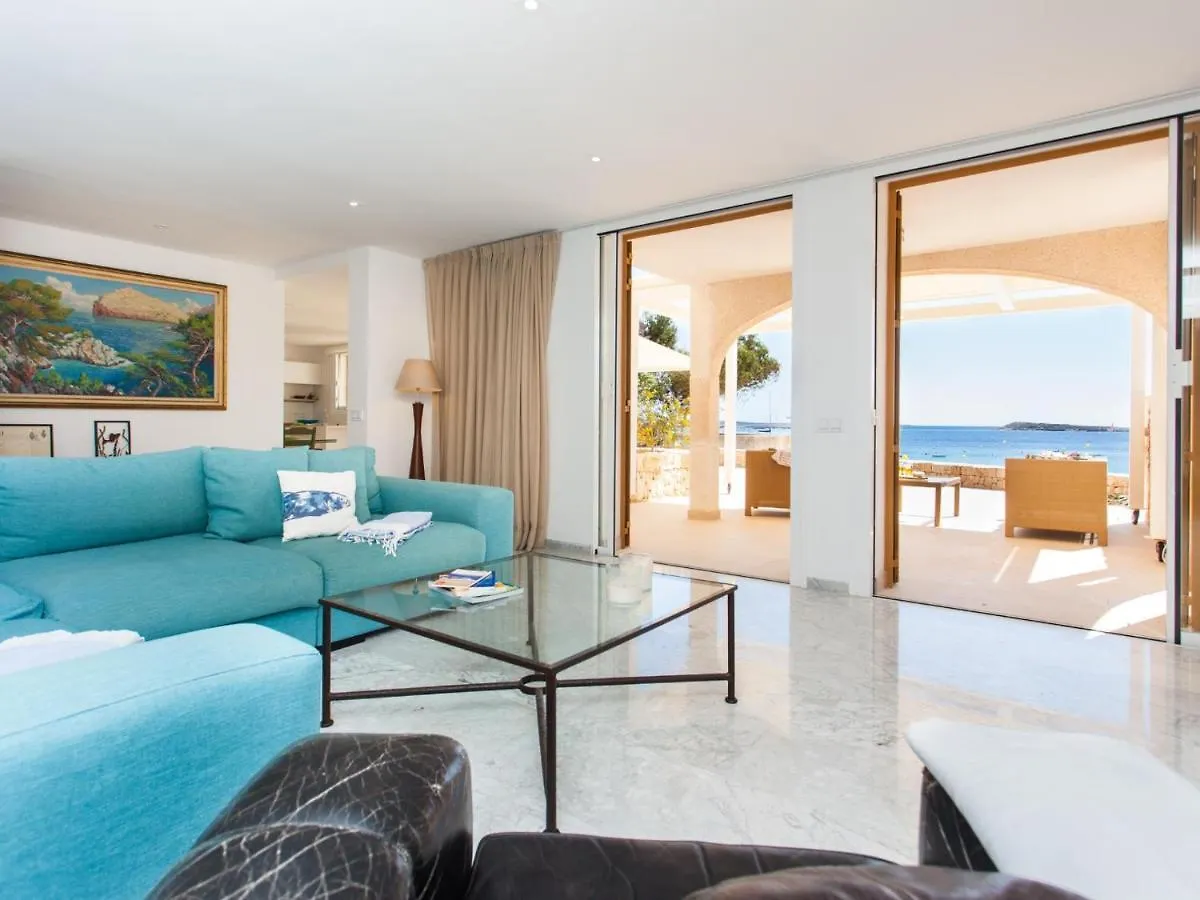 Es Turo, Luxury Beachfront Apartment In Colonia San Jordi 캄포스 스페인