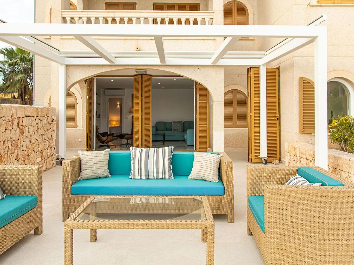 Es Turo, Luxury Beachfront Apartment In Colonia San Jordi 캄포스 0*,  스페인