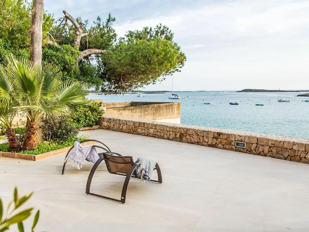 Es Turo, Luxury Beachfront Apartment In Colonia San Jordi 캄포스 빌라