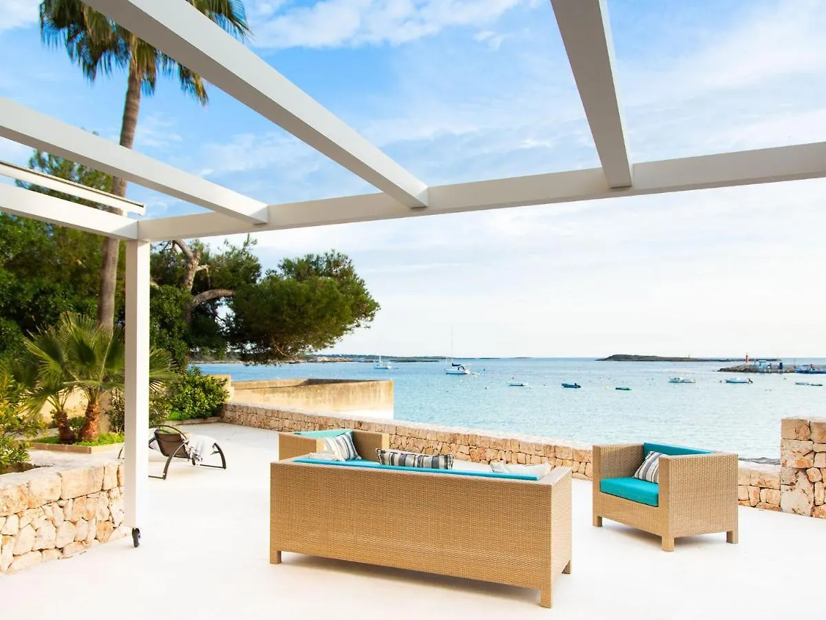 Es Turo, Luxury Beachfront Apartment In Colonia San Jordi 캄포스