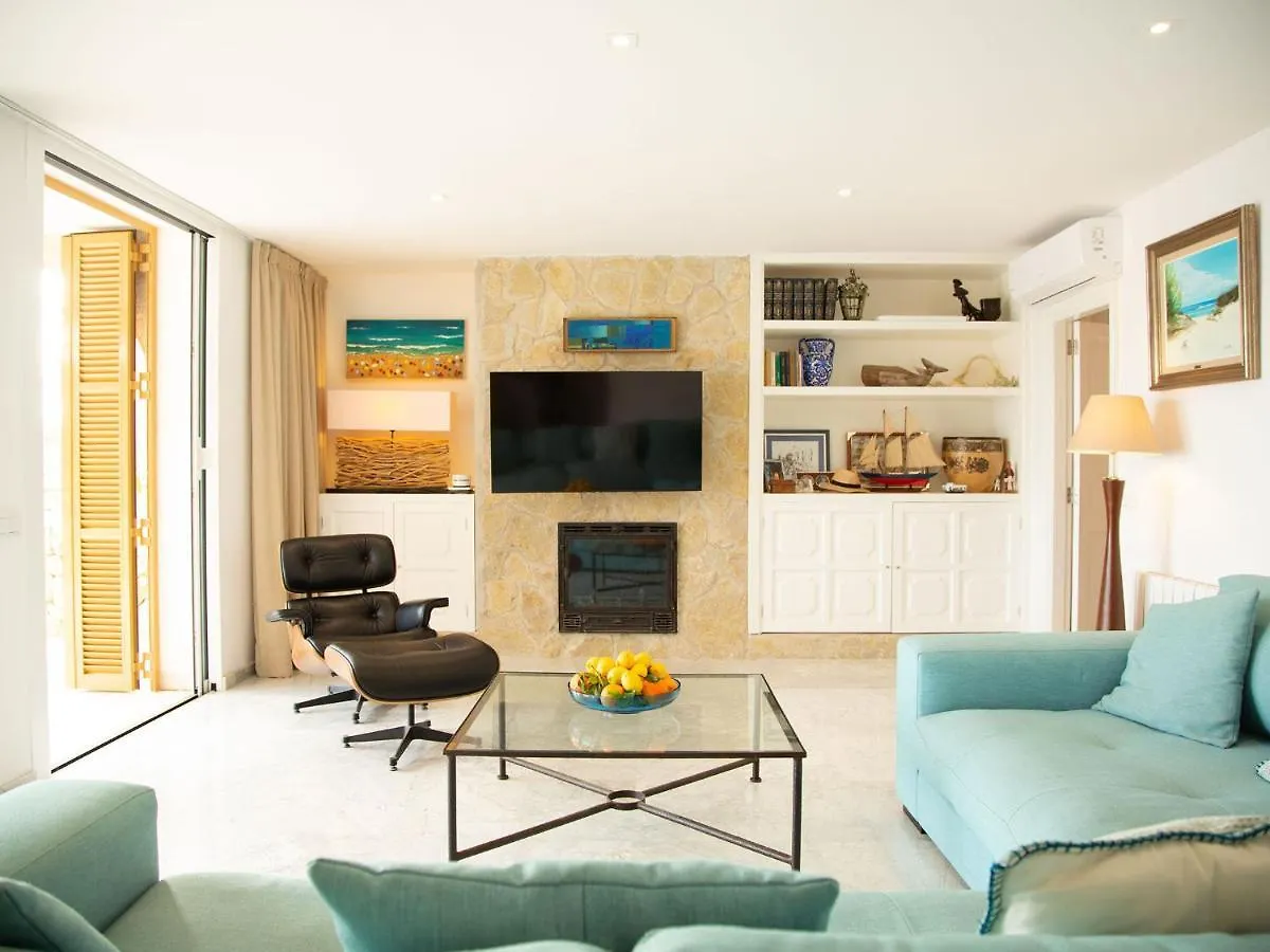 Es Turo, Luxury Beachfront Apartment In Colonia San Jordi 캄포스 0*,