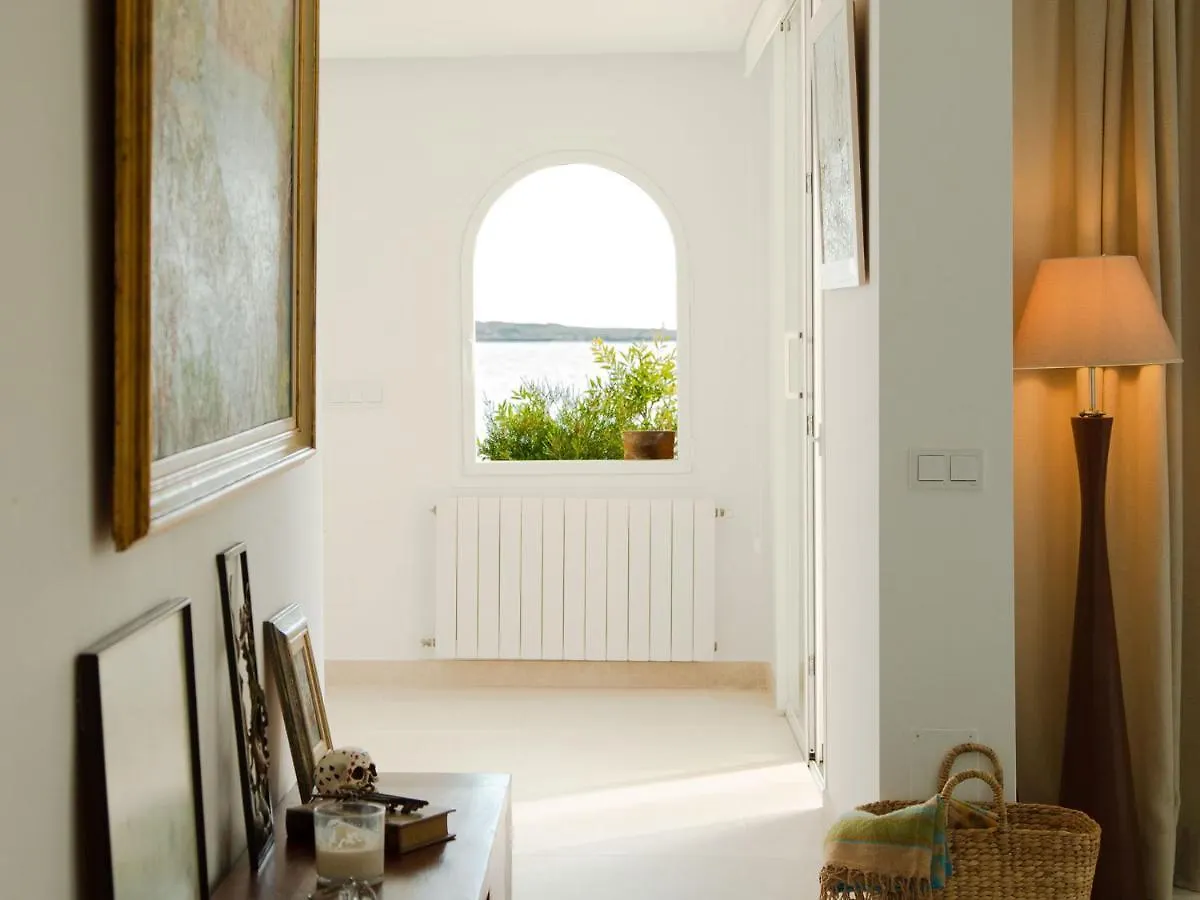 Es Turo, Luxury Beachfront Apartment In Colonia San Jordi 캄포스